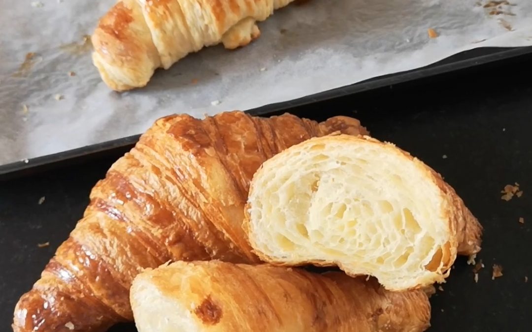 Episode 16 – Meeting the French – Croissants